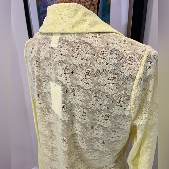 Andie Suva Lace Button Down Stretch Top NWT Yellow Size XL - Picture 8 of 10